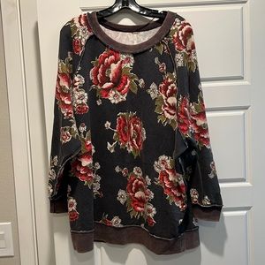 Free People oversized sweatshirt. Floral print.